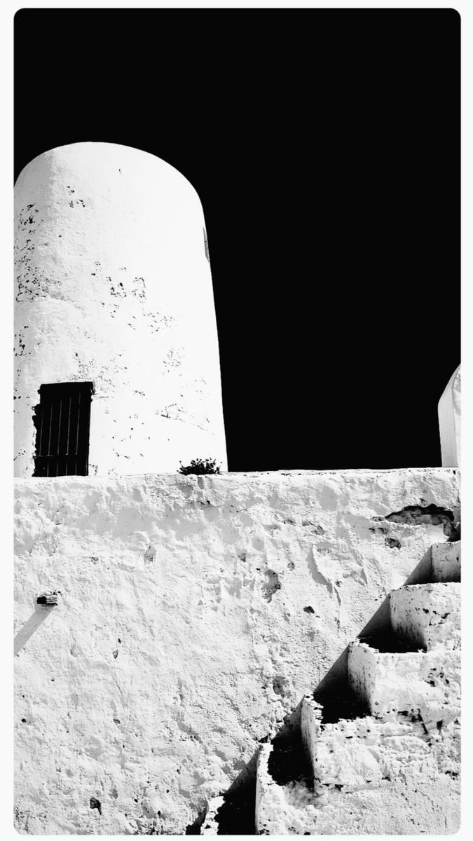 “ The 1981 Ibiza was strikingly quieter and far less crowded than the bustling tourist destination it has since become.”