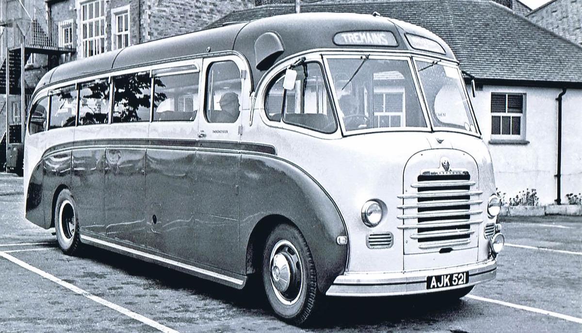 AJK 521 Bedford 5B Duple