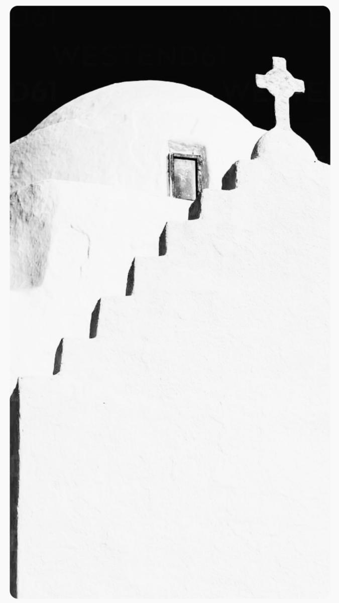 “Mykonos Old Town felt oddly familiar, like a dream I had long cherished, and I quickly fell in love with the allure of Little Venice.“