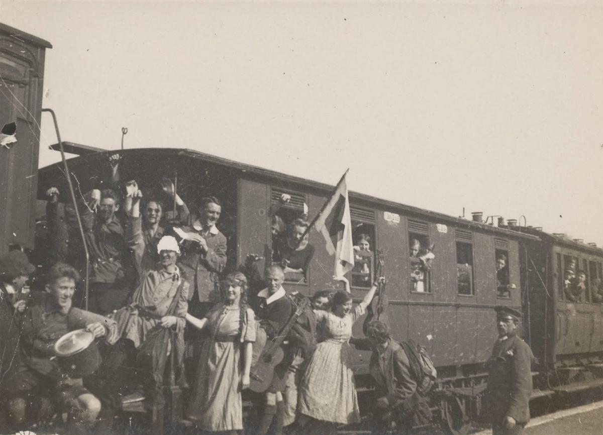 <p>One of the many trains on which they travelled to Kronach from all over Germany.</p>
