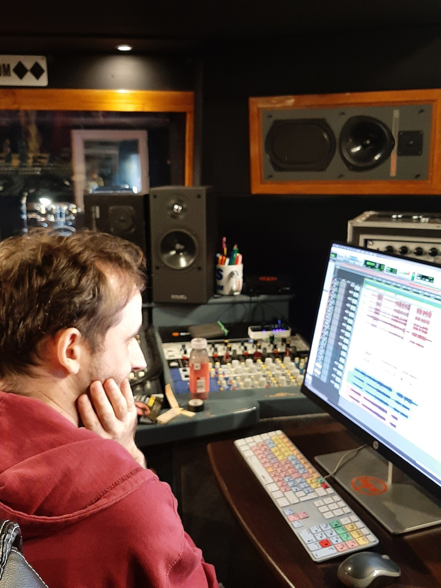 Imogen Imagine: In the studio