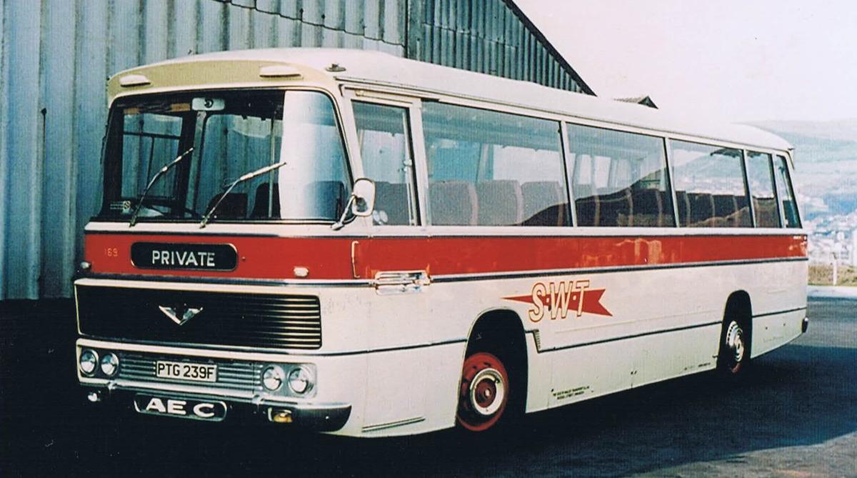 AEC Reliance with Duple (Northern) Commander III bodywork