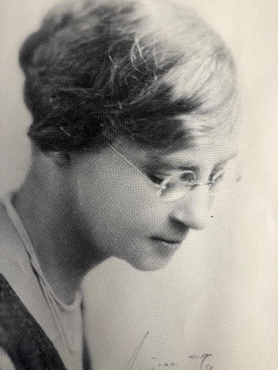 Florence Weinrich, my great grandmother, married Ted Coles in 1901, the same year the six Australian colonies united as a new nation, the Commonwealth of Australia.