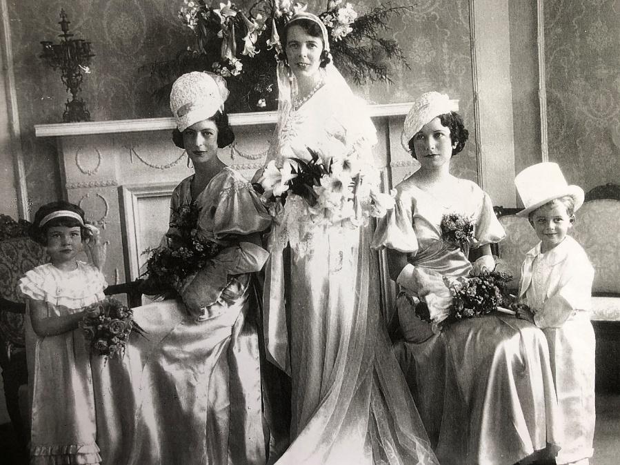Isobel Burton with her attendants on the occasion of her marriage to John William Goodman Jonas in 1933.