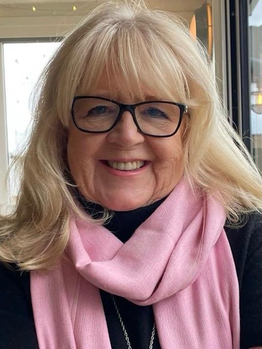 Portrait of author Carole Ryder